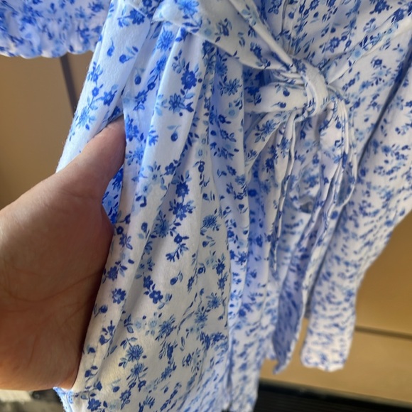 Eileen West Ruffled Robe - Picture 6 of 11